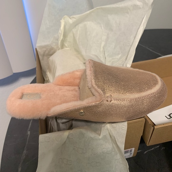 Women Ugg slippers Lane Metallic Rose Gold Size 7 & 8 US New With Box - Picture 7 of 11